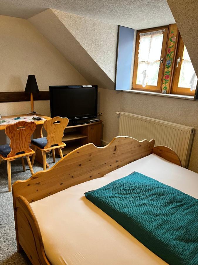 Gasthof & Pension "Schwarzer Adler" Masserberg Luaran gambar